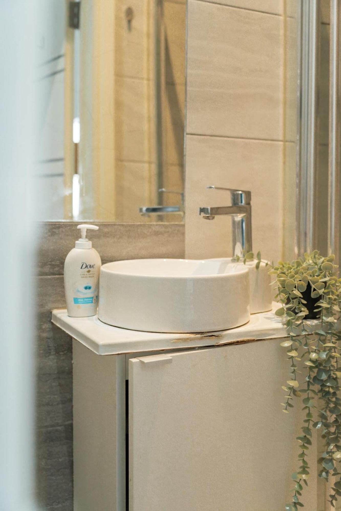 Studio Apartments London With Free Wifi Экстерьер фото